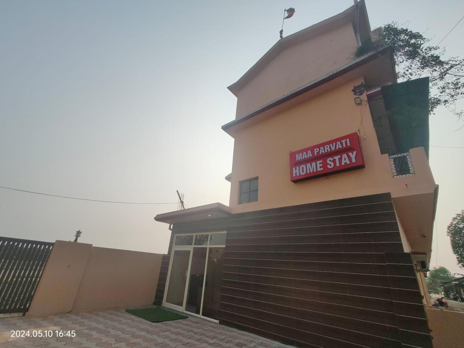 Maa Parvati Homestay Haldwāni Buitenkant foto